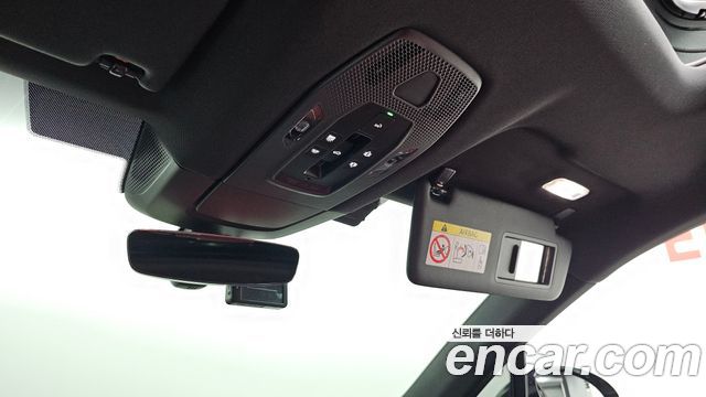 Porsche Macan 2025 — photo 13
