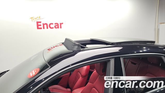 Porsche Macan 2025 — photo 20
