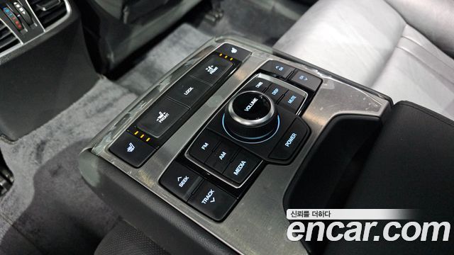 Hyundai Genesis 2015 — photo 18