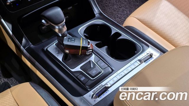 Kia Canival 2023 — photo 9
