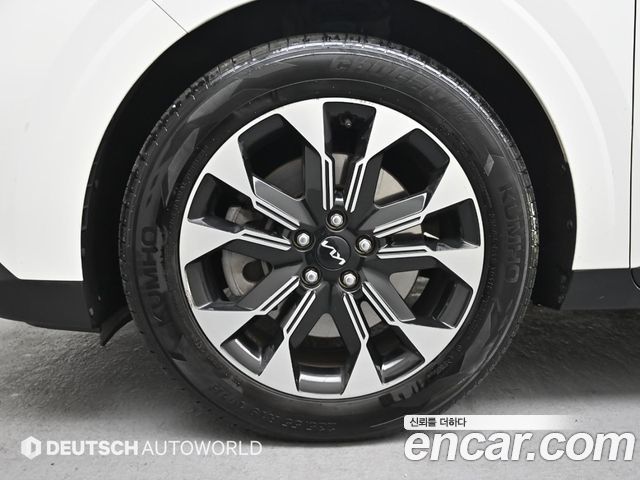 Kia Canival 2023 — photo 5
