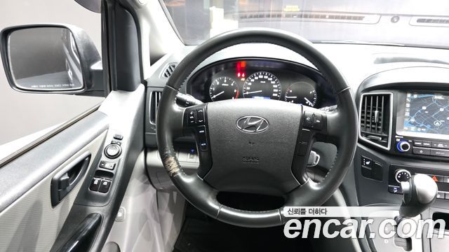 Hyundai Starex 2019 — photo 13