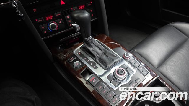 Audi A6 2010 — photo 9