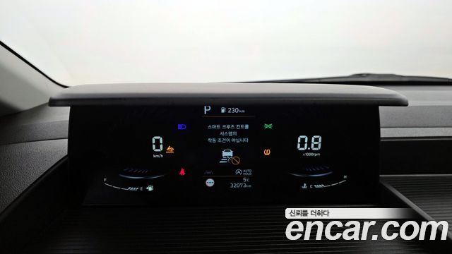 Hyundai Staria 2023 — photo 8