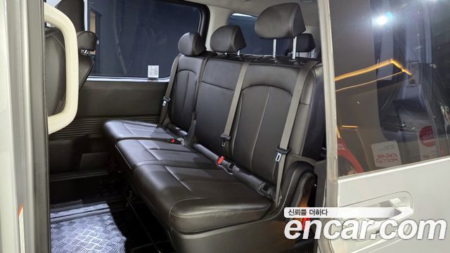 Hyundai Staria 2023 — photo 11