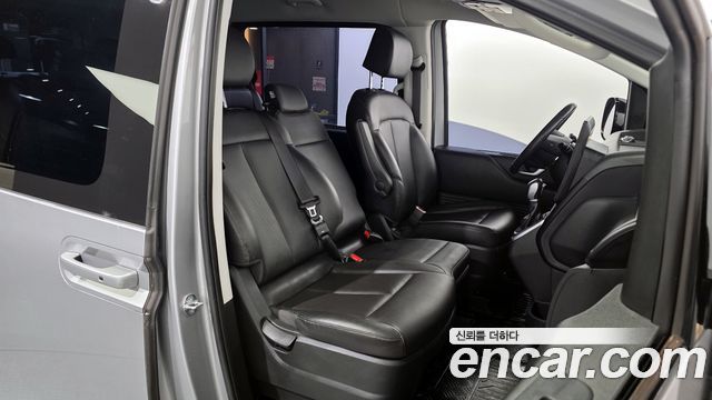 Hyundai Staria 2023 — photo 12