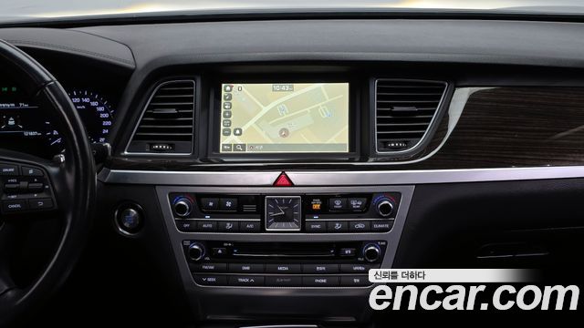 Genesis G80 2017 — photo 14