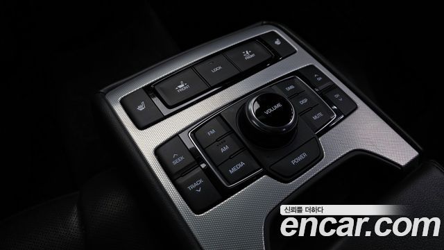 Genesis G80 2017 — photo 17