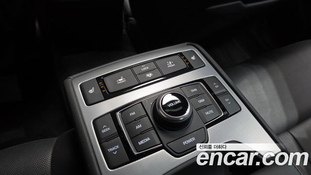 Genesis G80 2019 — photo 19