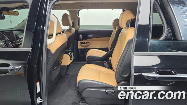 Kia Canival 2021 — photo 11