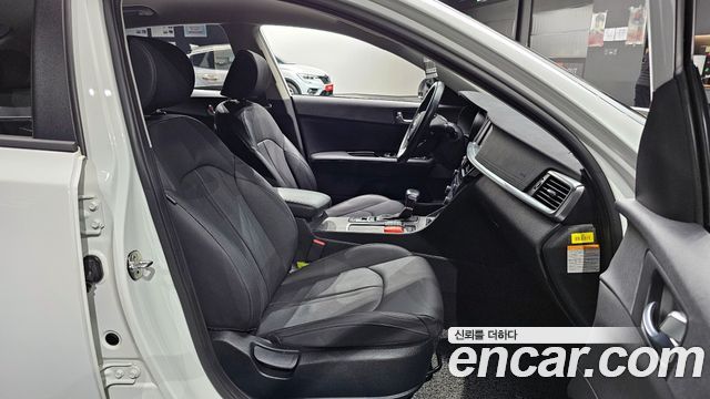Kia K5 2019 — photo 10