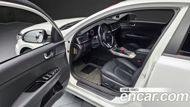 Kia K5 2019 — photo 11