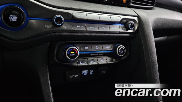 Hyundai Veloster 2018 — photo 16