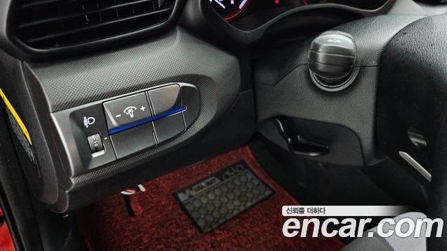 Hyundai Veloster 2018 — photo 17
