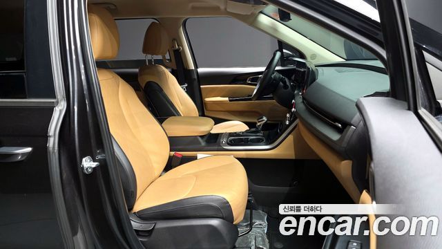 Kia Canival 2021 — photo 11