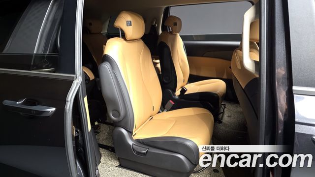 Kia Canival 2021 — photo 12