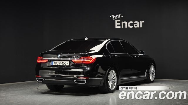 BMW 7-Series 2016 — photo 2