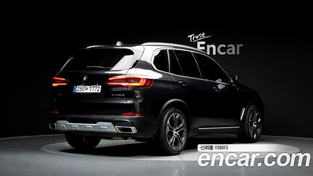BMW X5 2022 — photo 2