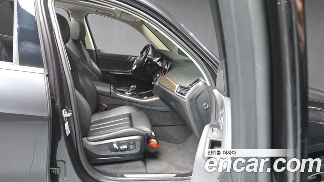 BMW X5 2022 — photo 11