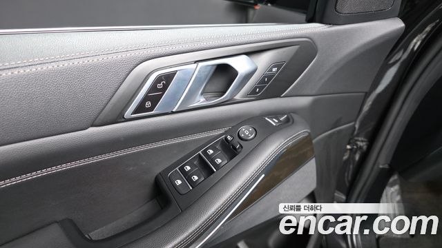 BMW X5 2022 — photo 17