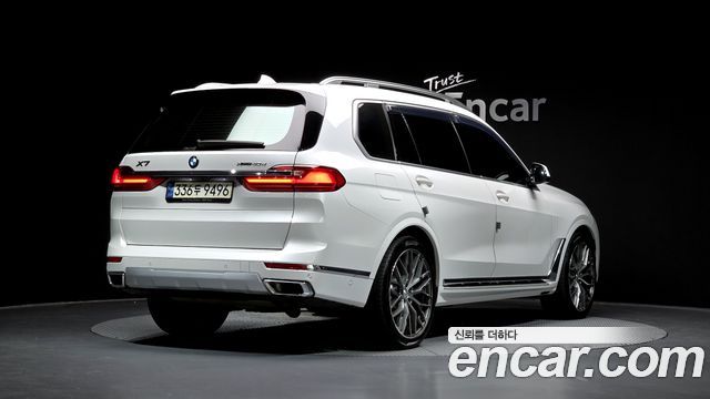 BMW X7 2021 — photo 2
