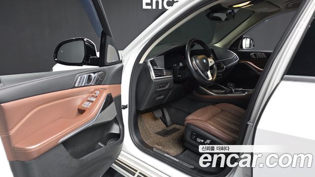 BMW X7 2021 — photo 10