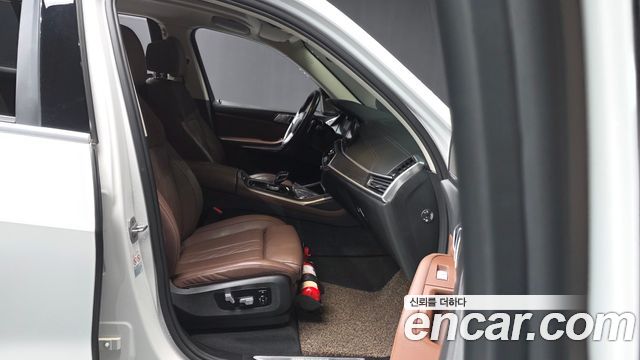 BMW X7 2021 — photo 11