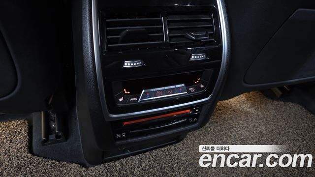 BMW X7 2021 — photo 19