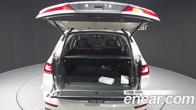 BMW X7 2021 — photo 20