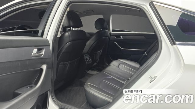 Hyundai Sonata 2018 — photo 12