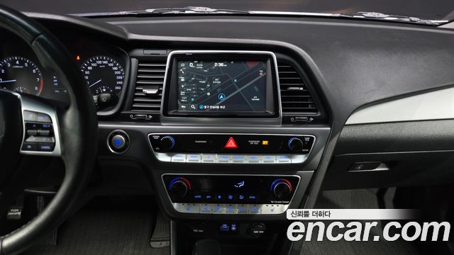 Hyundai Sonata 2018 — photo 15