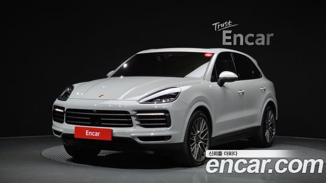Porsche Cayenne 2022 — photo 1