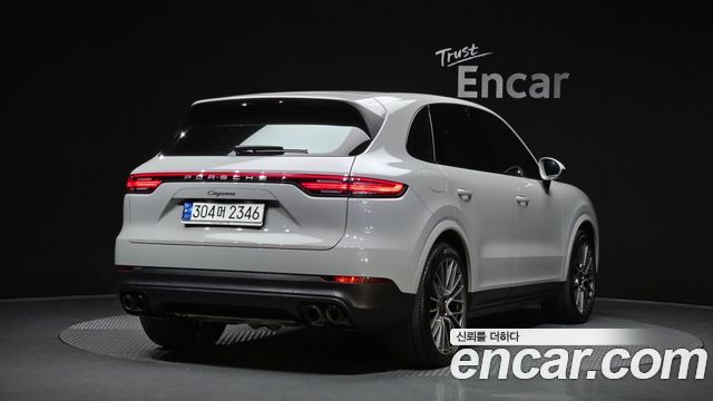 Porsche Cayenne 2022 — photo 2