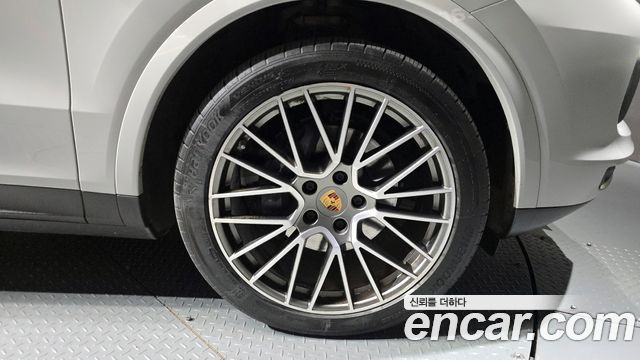 Porsche Cayenne 2022 — photo 5