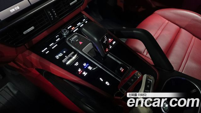 Porsche Cayenne 2022 — photo 9