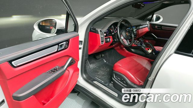 Porsche Cayenne 2022 — photo 10