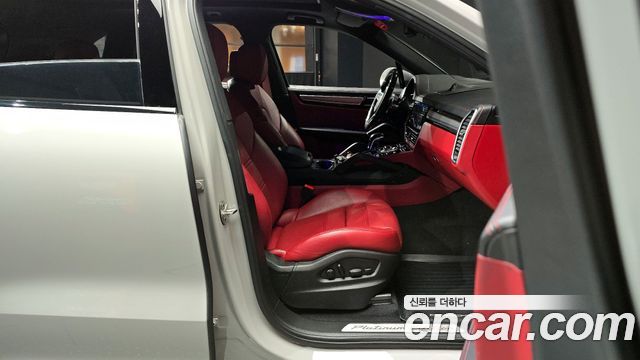 Porsche Cayenne 2022 — photo 11