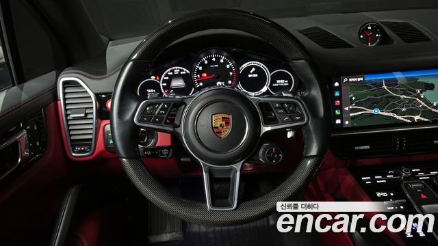 Porsche Cayenne 2022 — photo 13