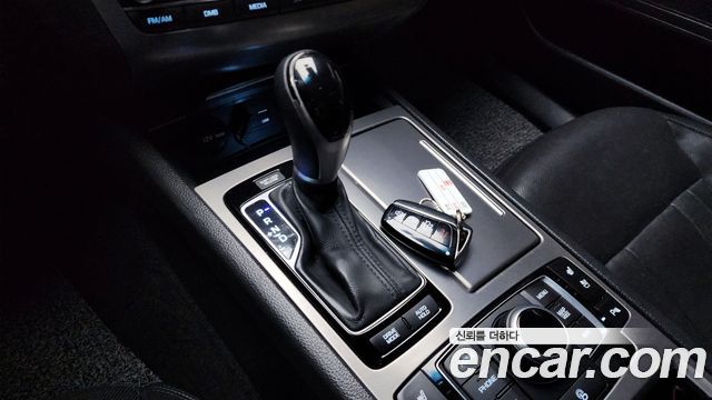 Hyundai Genesis 2014 — photo 9