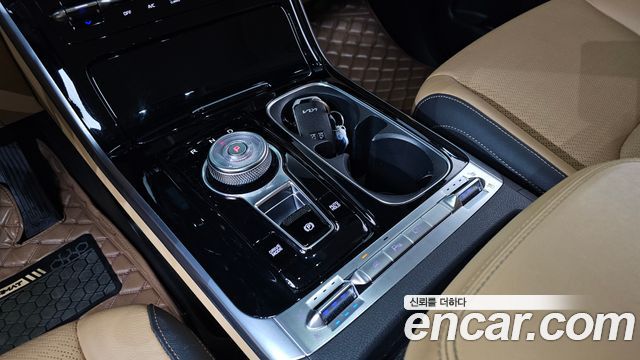 Kia Canival 2023 — photo 9
