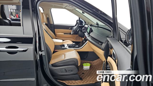 Kia Canival 2023 — photo 11