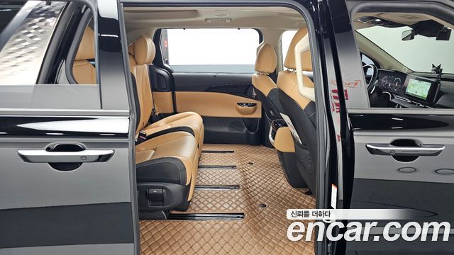 Kia Canival 2023 — photo 12