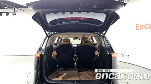 Kia Canival 2023 — photo 20