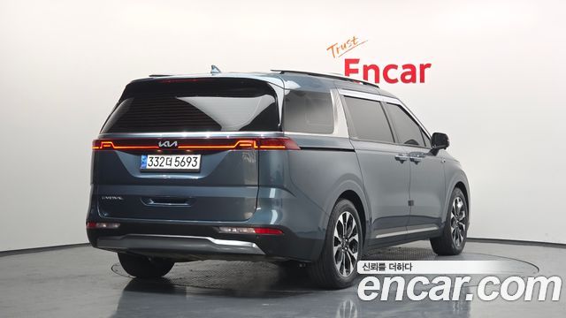 Kia Canival 2022 — photo 2