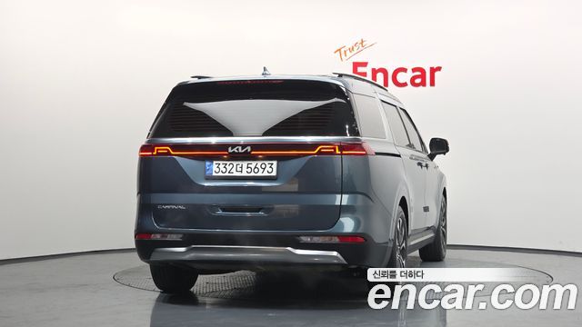Kia Canival 2022 — photo 4