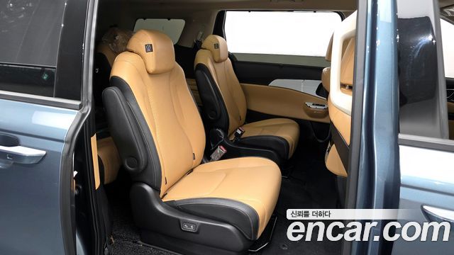 Kia Canival 2022 — photo 12