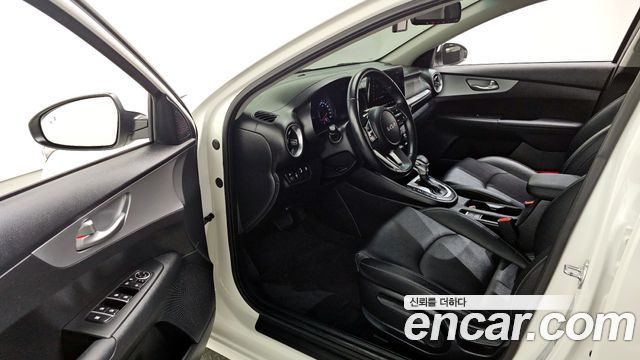 Kia K3 2022 — photo 10
