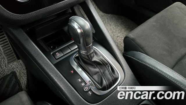 Volkswagen Scirocco 2013 — photo 9