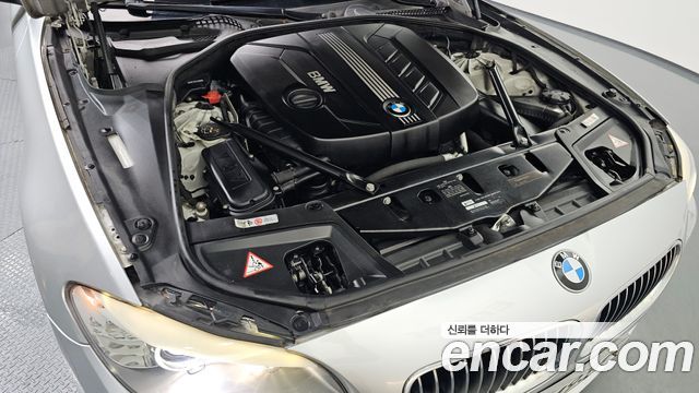 BMW 5-Series 2011 — photo 6