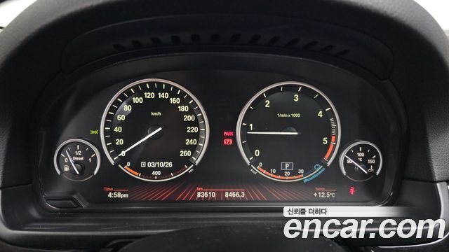 BMW 5-Series 2011 — photo 8